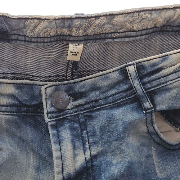 Vanilla Star Jean Shorts - Picture 5 of 7